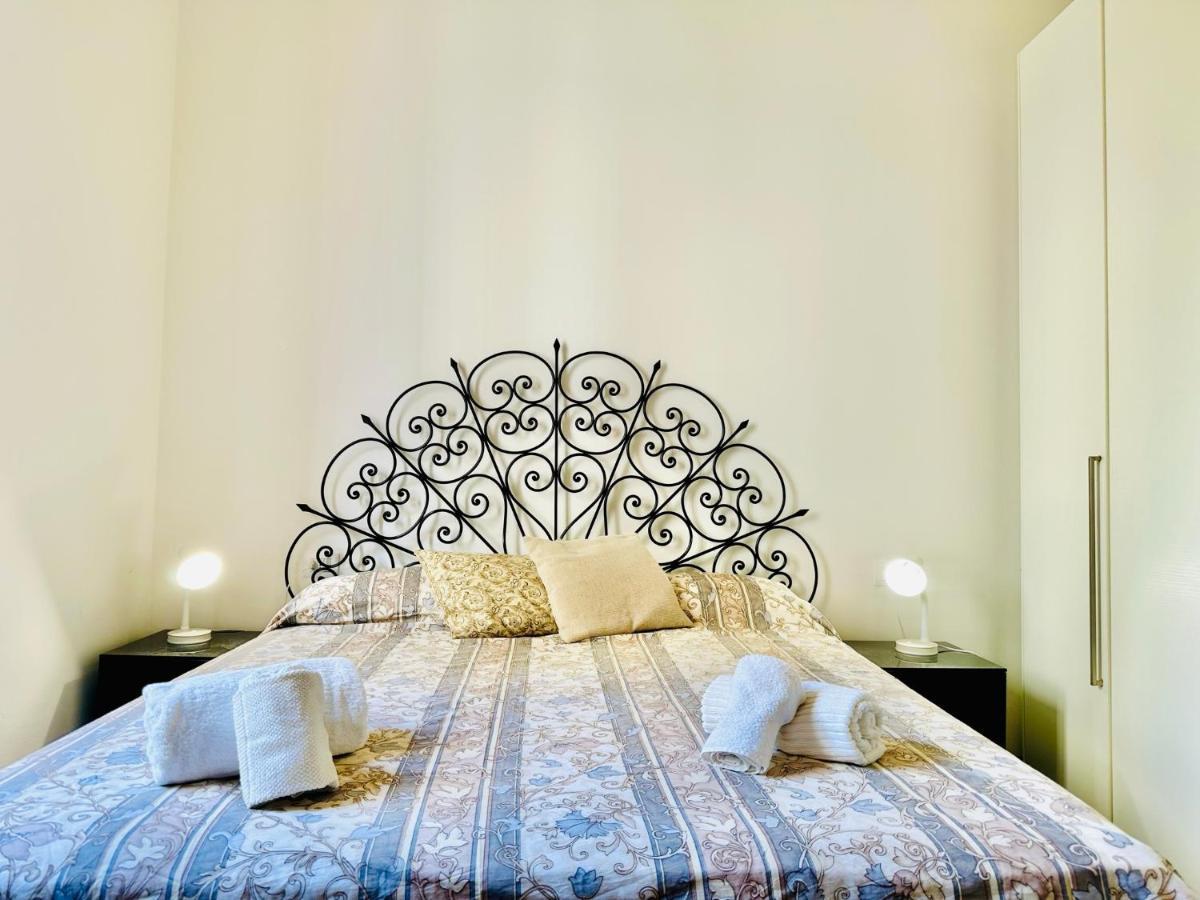 Hostdomus - Casa Ester นอลี ภายนอก รูปภาพ