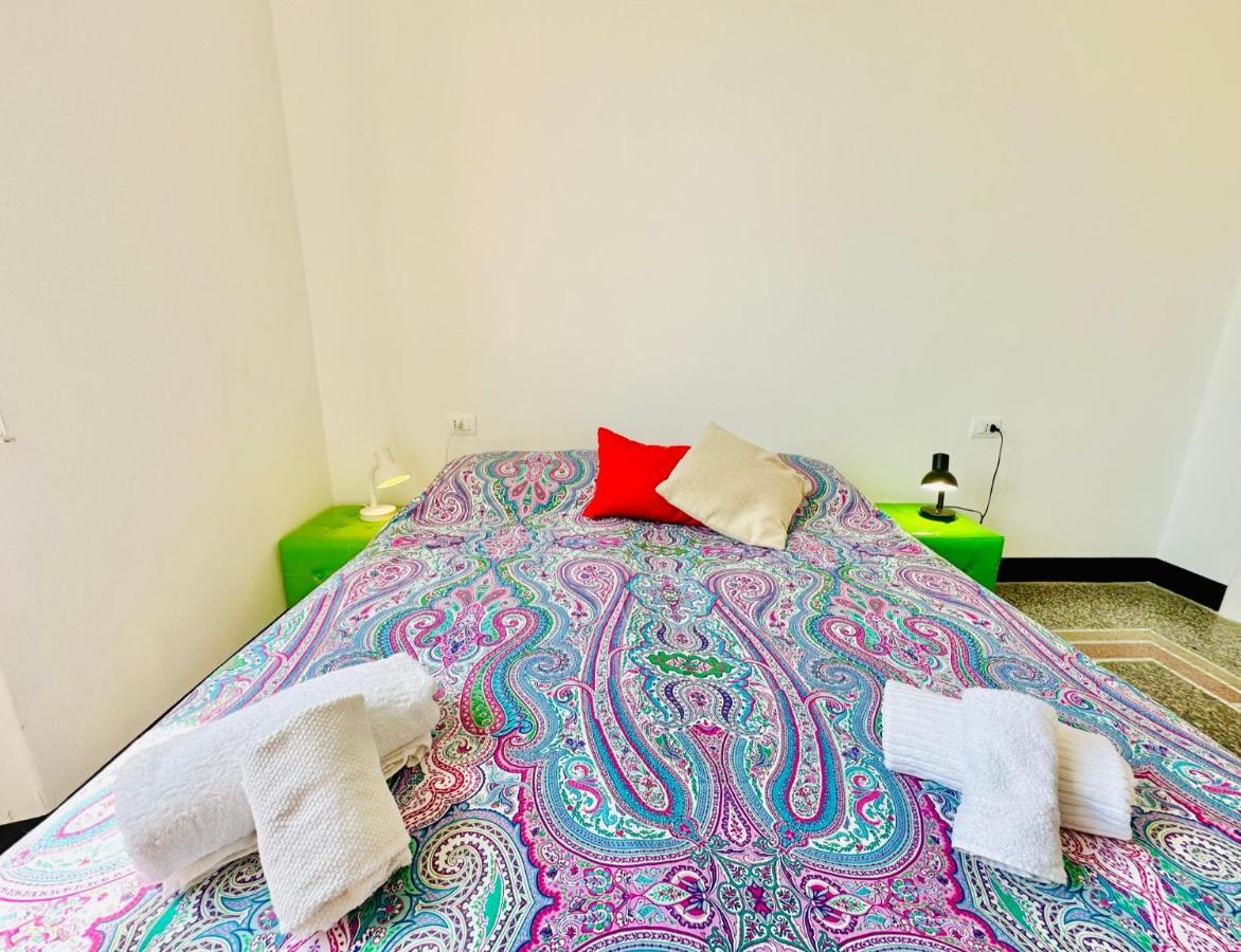 Hostdomus - Casa Ester นอลี ภายนอก รูปภาพ