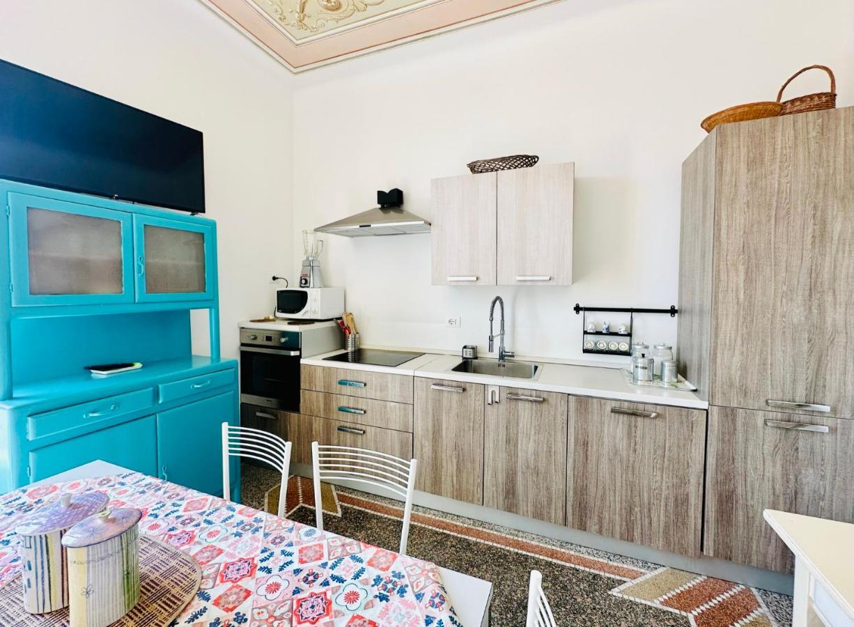 Hostdomus - Casa Ester นอลี ภายนอก รูปภาพ